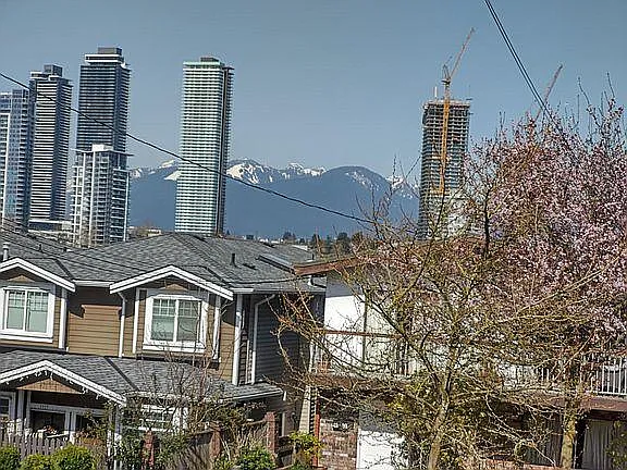 Another view of the mountains.