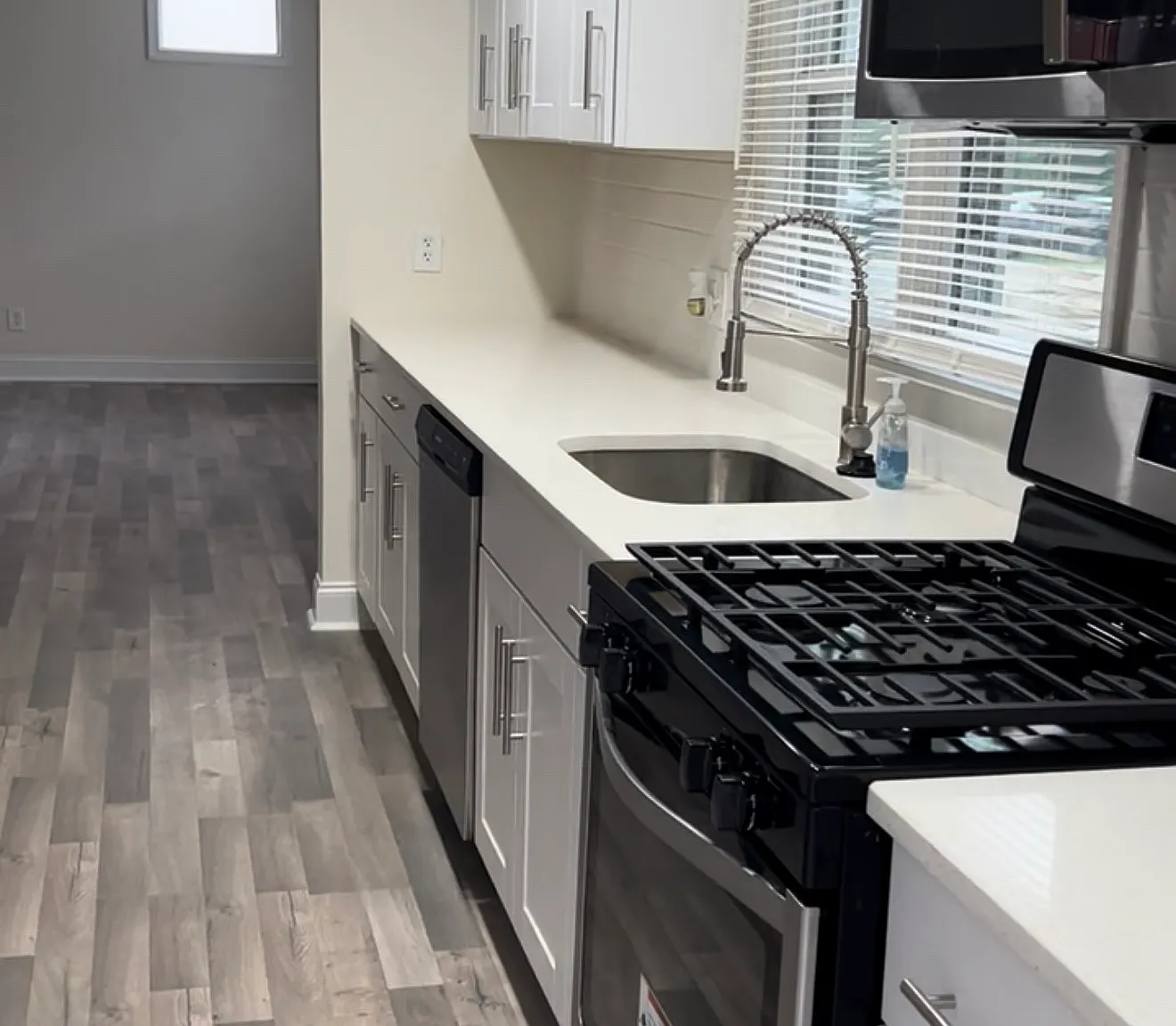 4 bed, 1542 sqft, $2,550 — Photo 2