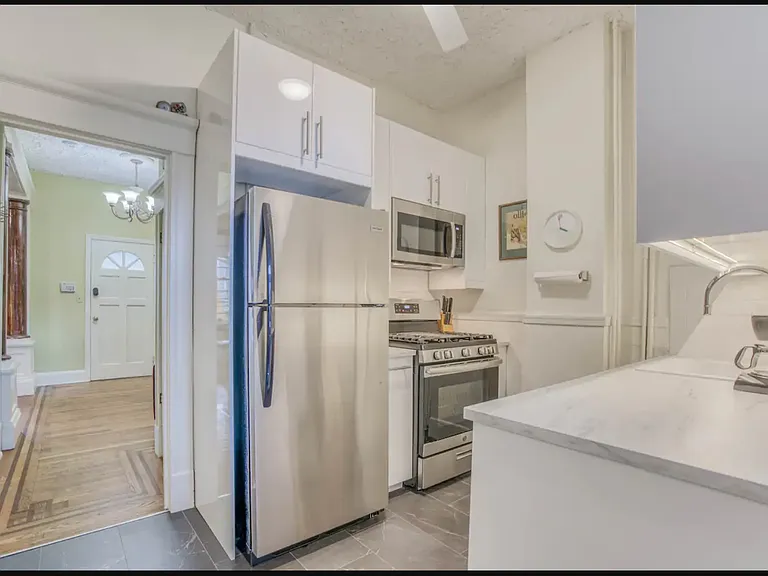 311 E 30th St #1 — Photo 3