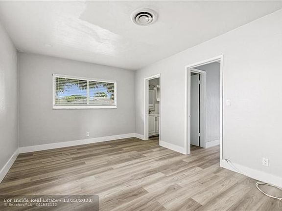 3rd image of 4305 NE 21st Ave APT 14