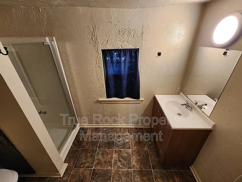 1 bed, 1.0 bath, $750 — Photo 3
