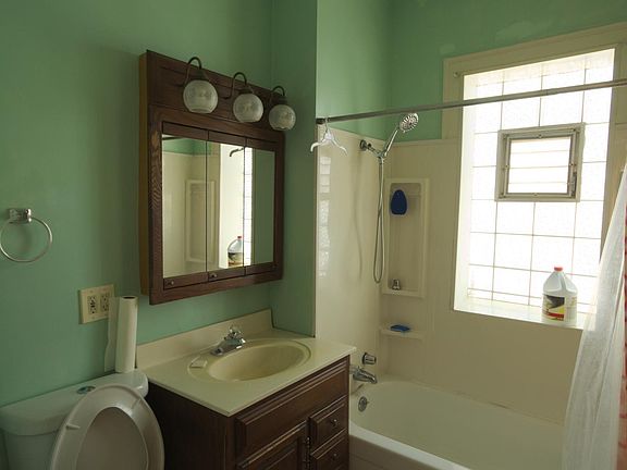 4th image of 4359 S Artesian Ave #2