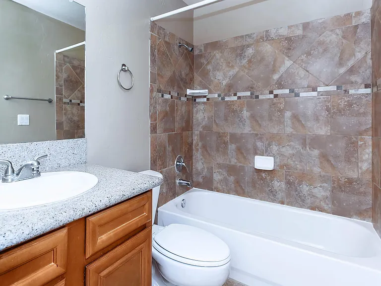 3 bed 2 bath interior