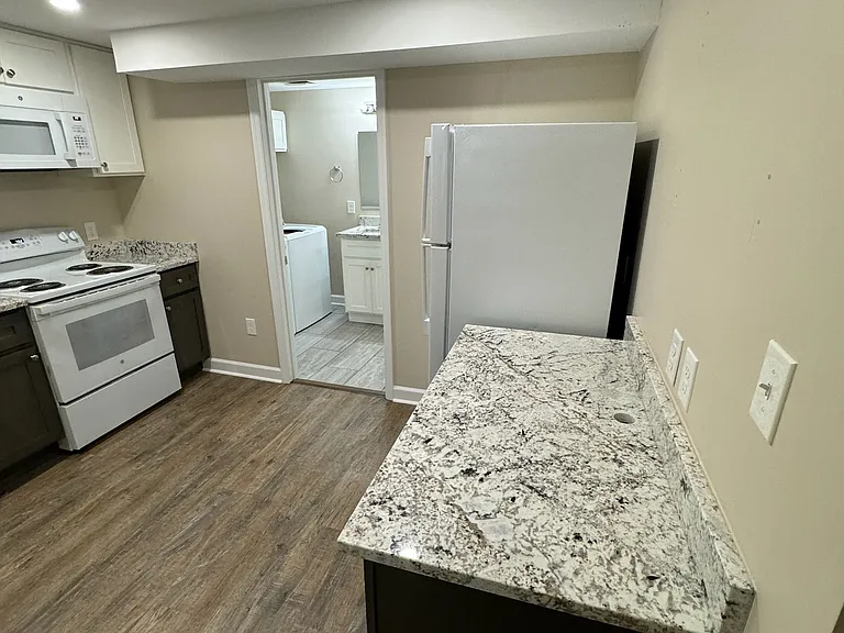 233 N Mulberry St #4 — Photo 10