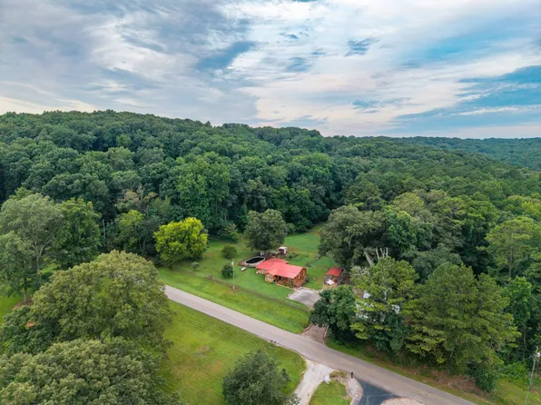 1374 NE Thompson Rd, Decatur, AL 35603