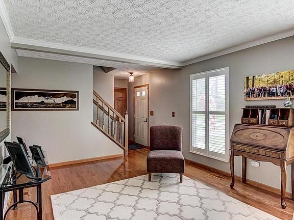 5th image of 6981 Fallen Timbers Dr