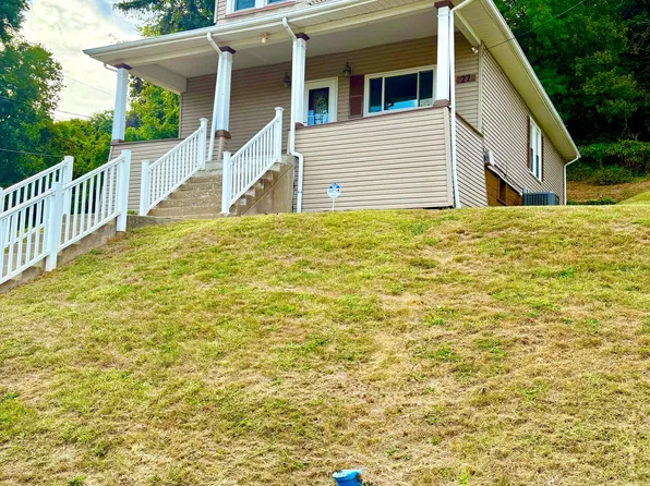 27 S 12th St, Martins Ferry, OH 43935