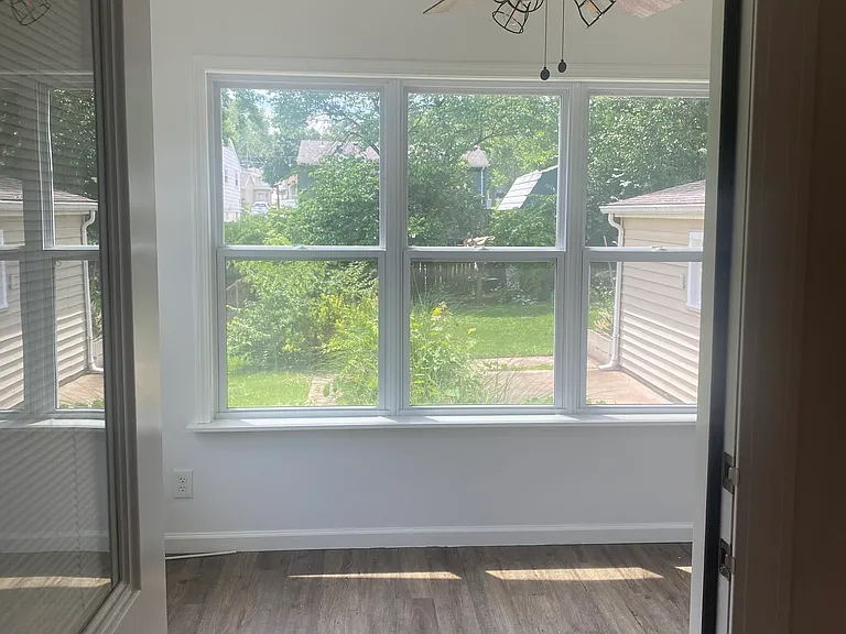 240 Rayburn Ave — Photo 9
