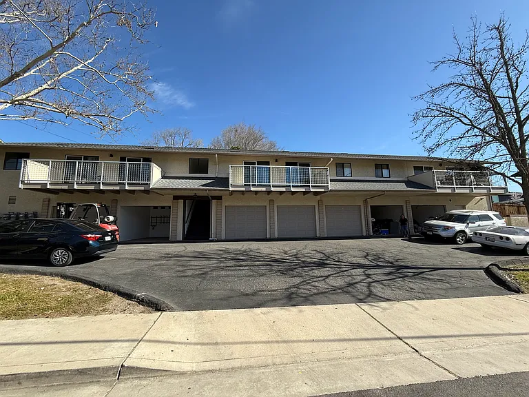 728 Walnut Dr #2 — Photo 1
