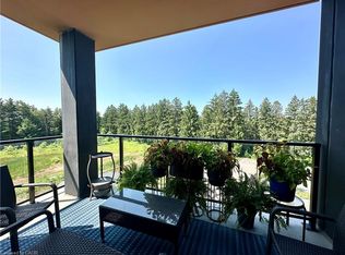 525 New Dundee Rd #401, Kitchener, ON N2P0K8