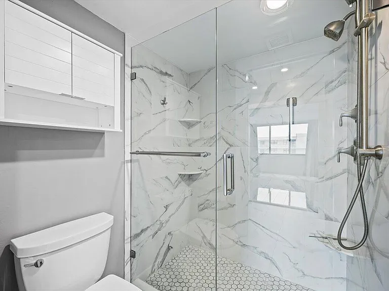 911 Ocean Dr #601 — Photo 21