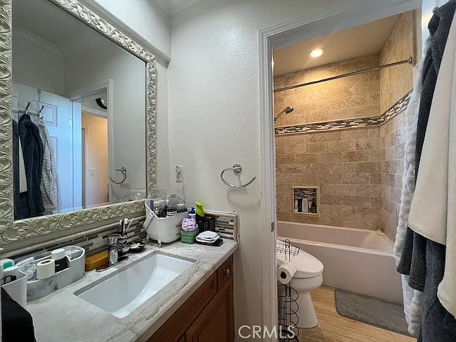 2546 Hibiscus St — Photo 22