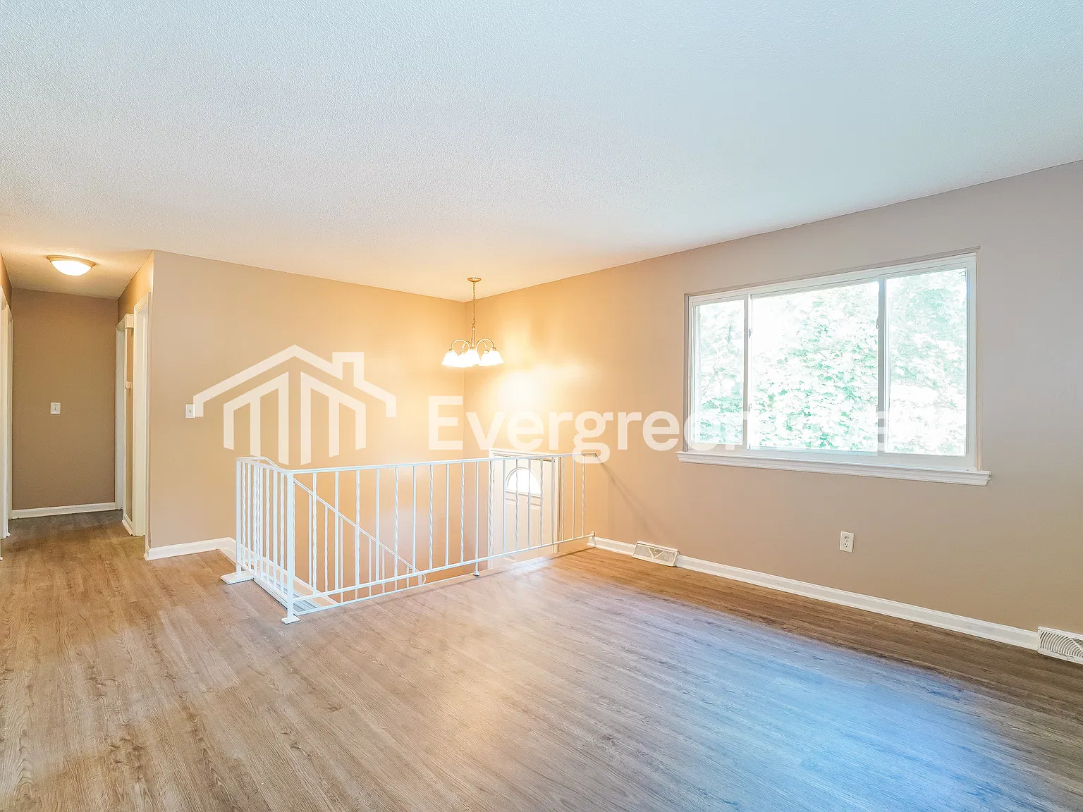 3 bed, 1.5 bath, 1586 sqft, $1,945 — Photo 3
