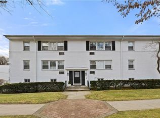 63 Avon Cir APT D, Pt Chester, NY 10573