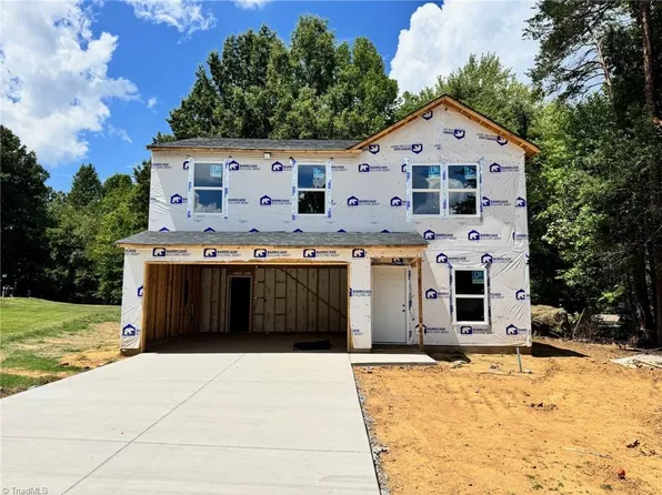 343 Frank Cherry St, Eden, NC 27288
