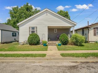 207 Flower St, Waterloo, IL 62298