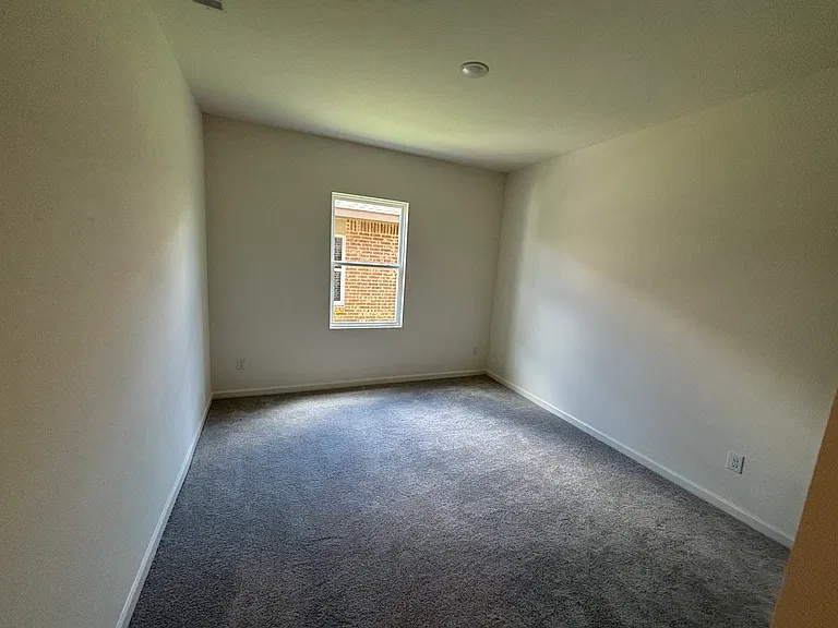 5718 Roadhouse Dr — Photo 4