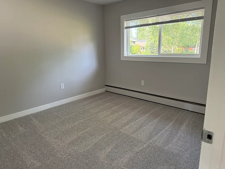 2456 Galewood St — Photo 7