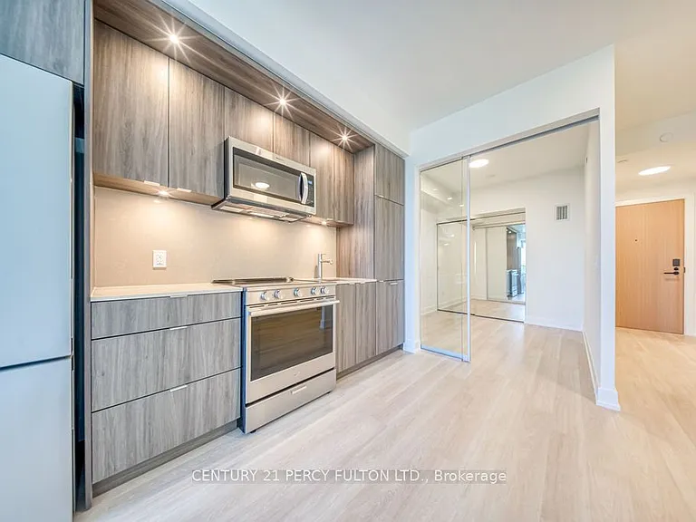 60 Central Park Dr #1802 — Photo 12