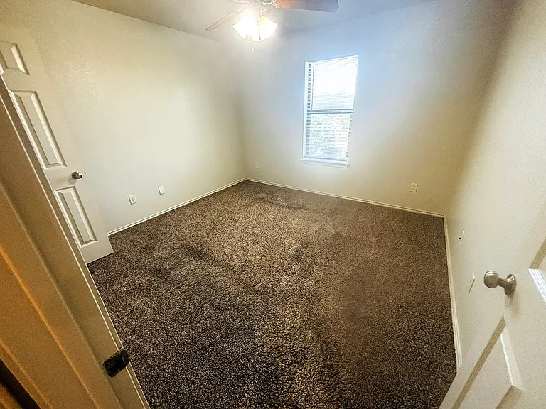 503 Bermuda #C — Photo 8