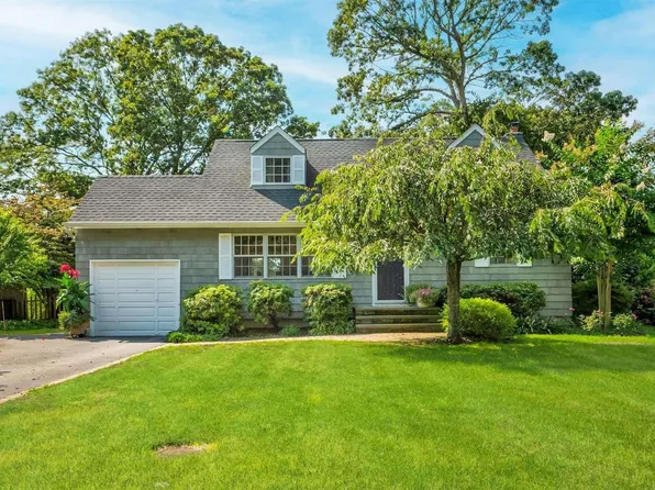 64 Ackerly Lane, Ronkonkoma, NY 11779