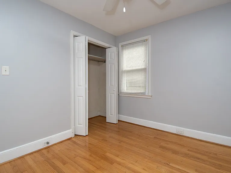 724 Pembroke Ave — Photo 3