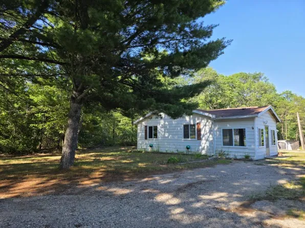 5792 Cedar Lake Rd, Oscoda, MI 48750