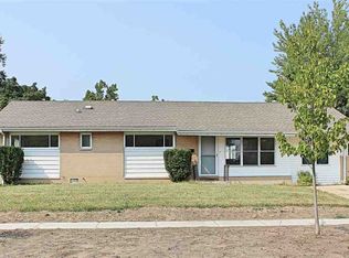 460 Norridge Ln, Hoffman Estates, IL 60169