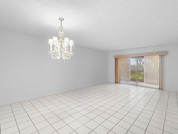 4th image of 7286 Huntington Lane #108
