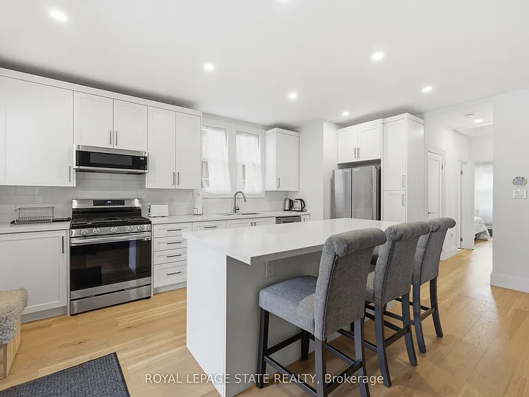129 Jackson St W — Photo 10