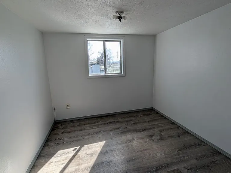 3623 Anderson Ave — Photo 2
