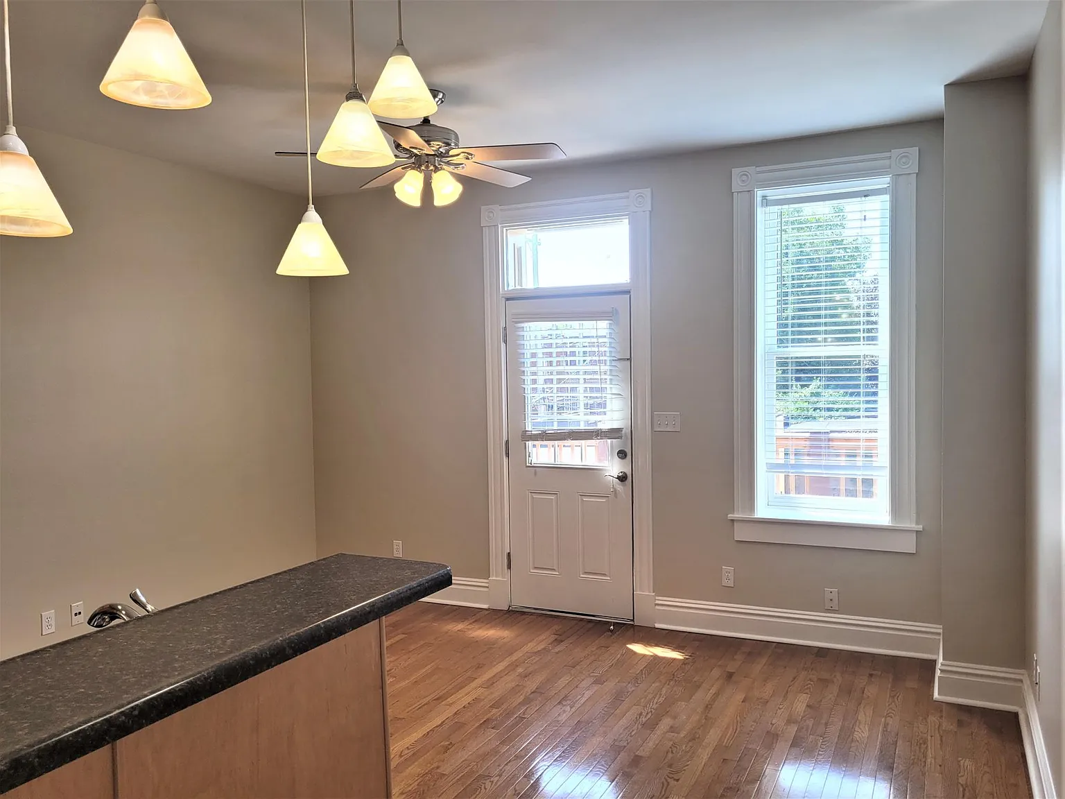 2 bed, 1500 sqft, $1,500 — Photo 2