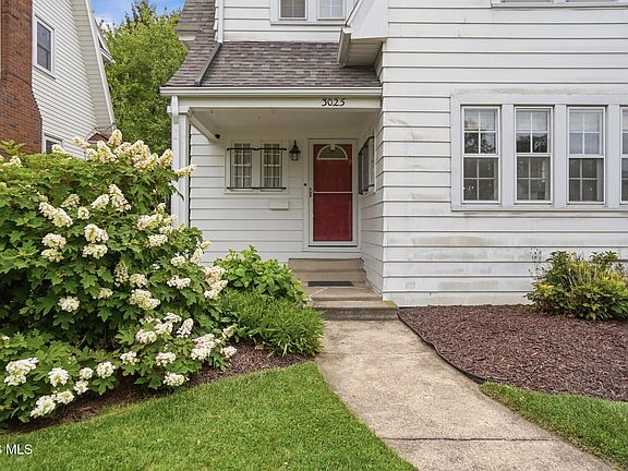 3rd image of 3025 Sherbrooke Rd