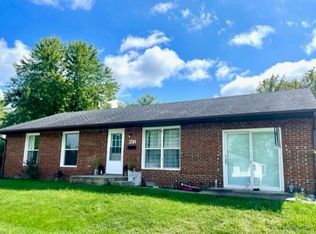 643 Locust St, Hope, IN 47246