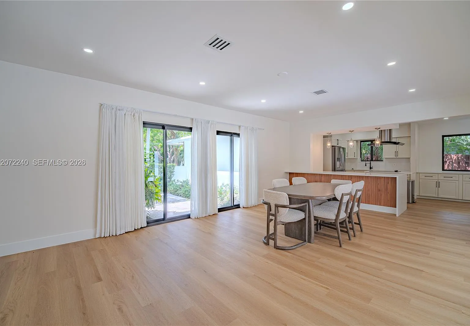 Alamanda Dr, North Miami — Photo 3
