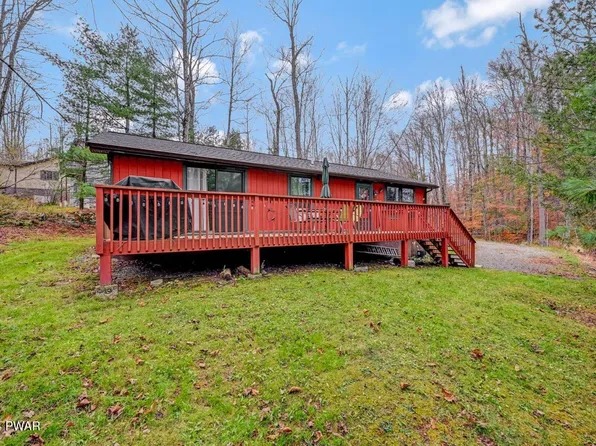 21 Tarot Ct, Lake Ariel, PA 18436