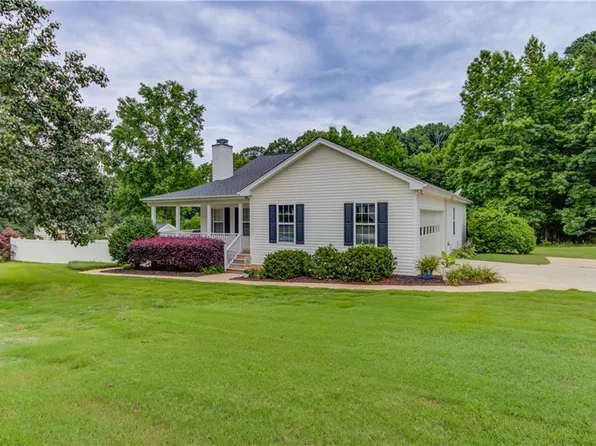 212 Monte Ln, Jefferson, GA 30549