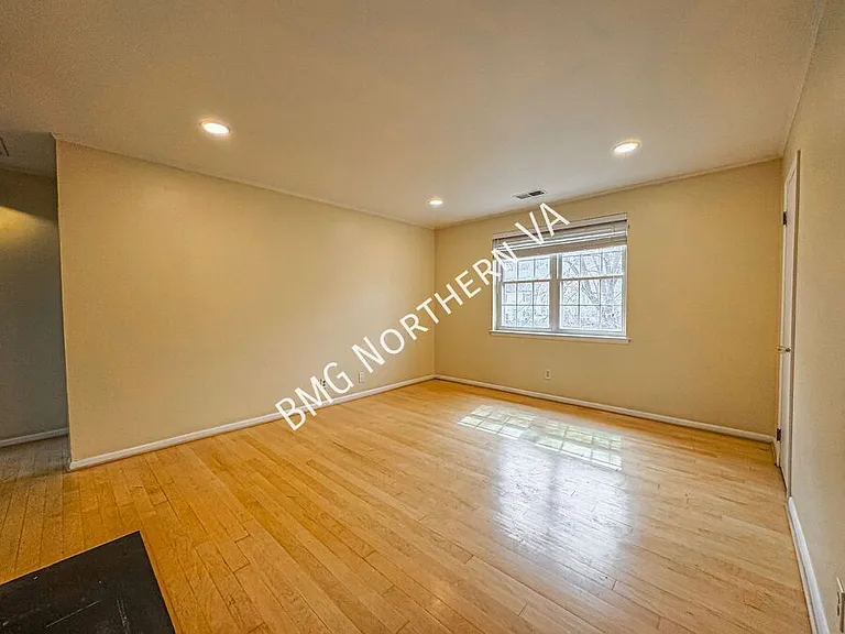 2831D S Wakefield St #D — Photo 4