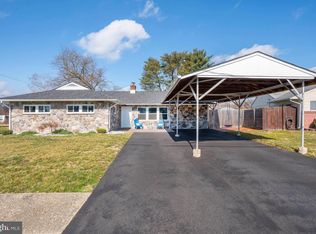 10 W Stephen Dr, Newark, DE 19713
