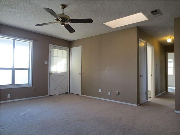3rd image of 1100 Prince Ln