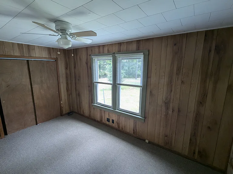 1031 Mount Tom Rd — Photo 13