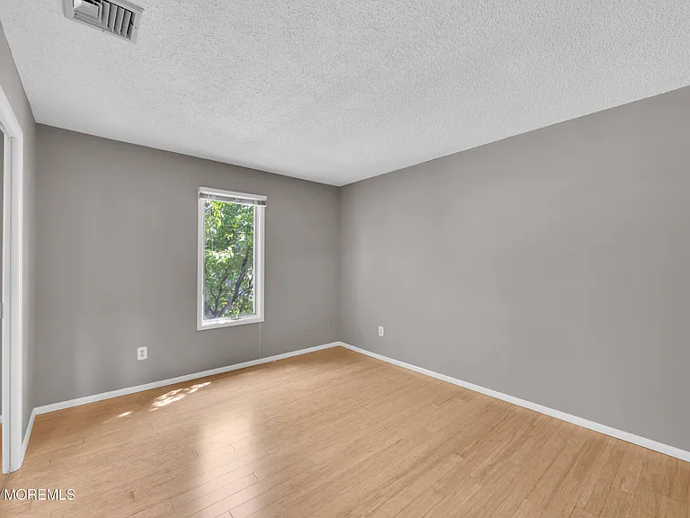 2230 Bridge Ave #4 — Photo 12