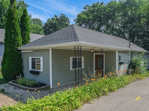 4129 Long Lake Dr, Portage, MI 49002