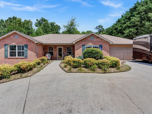 3070 Sugarwood Dr, Kodak, TN 37764