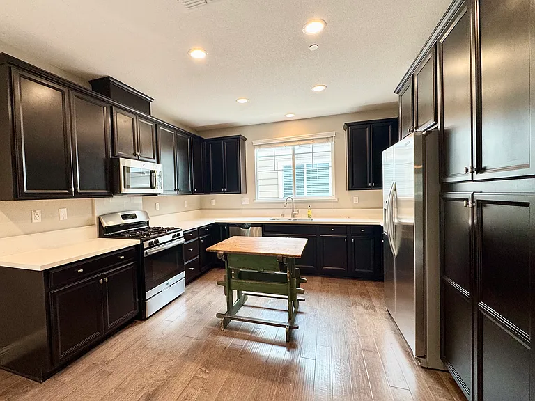 2179 Eva St — Photo 4