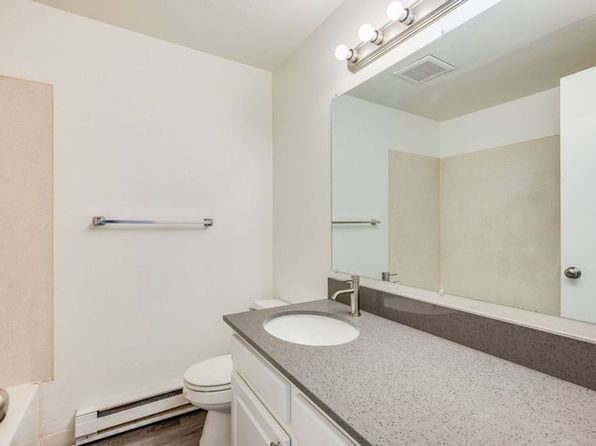 1608 8th St NE APT 1