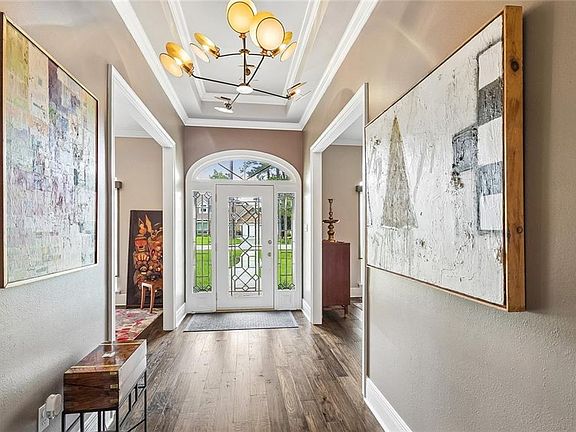 4th image of 123 Fontainbleau Dr