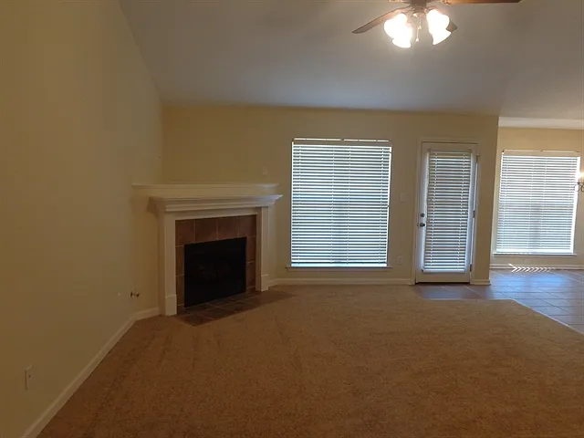 3 bed, 2.0 bath, 1455 sqft, $2,000 — Photo 4