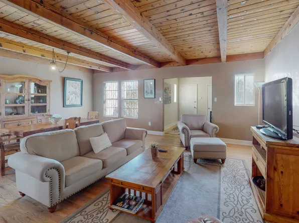 1613 Morningside Dr NE, Albuquerque, NM 87110