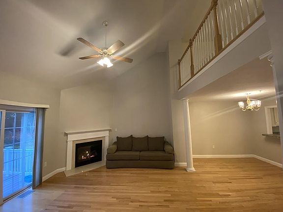 3rd image of 877 Auburnville Way APT J5